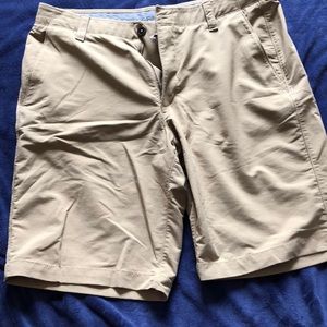 Under Armour khaki golf shorts